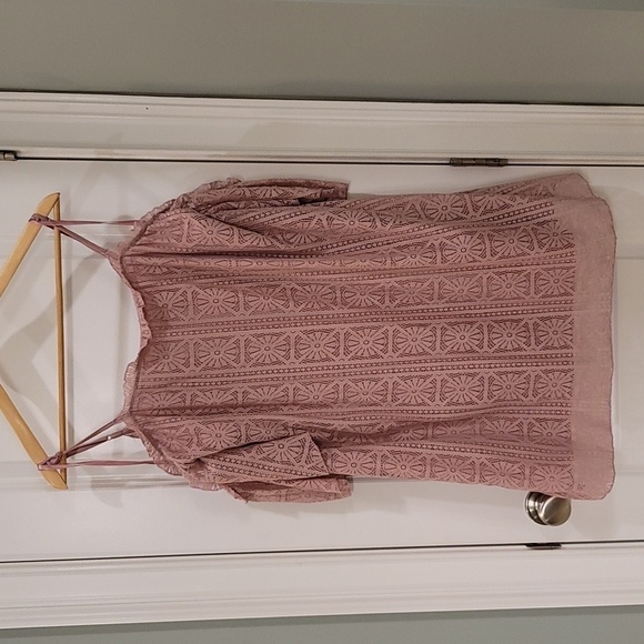 Love, Fire Blush Pink Cold Shoulder Lace Mini Dress - Size Large - Picture 3 of 7